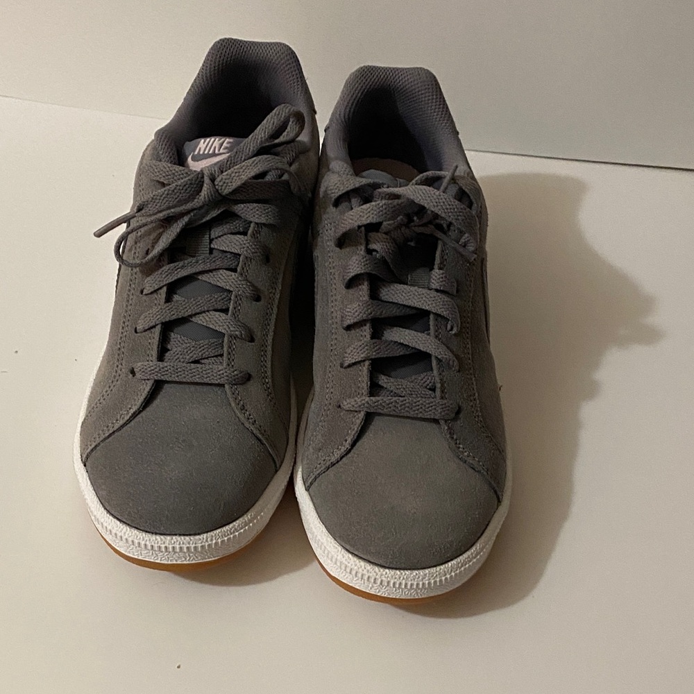 Nike Women’s Charcoal Gray Sneakers